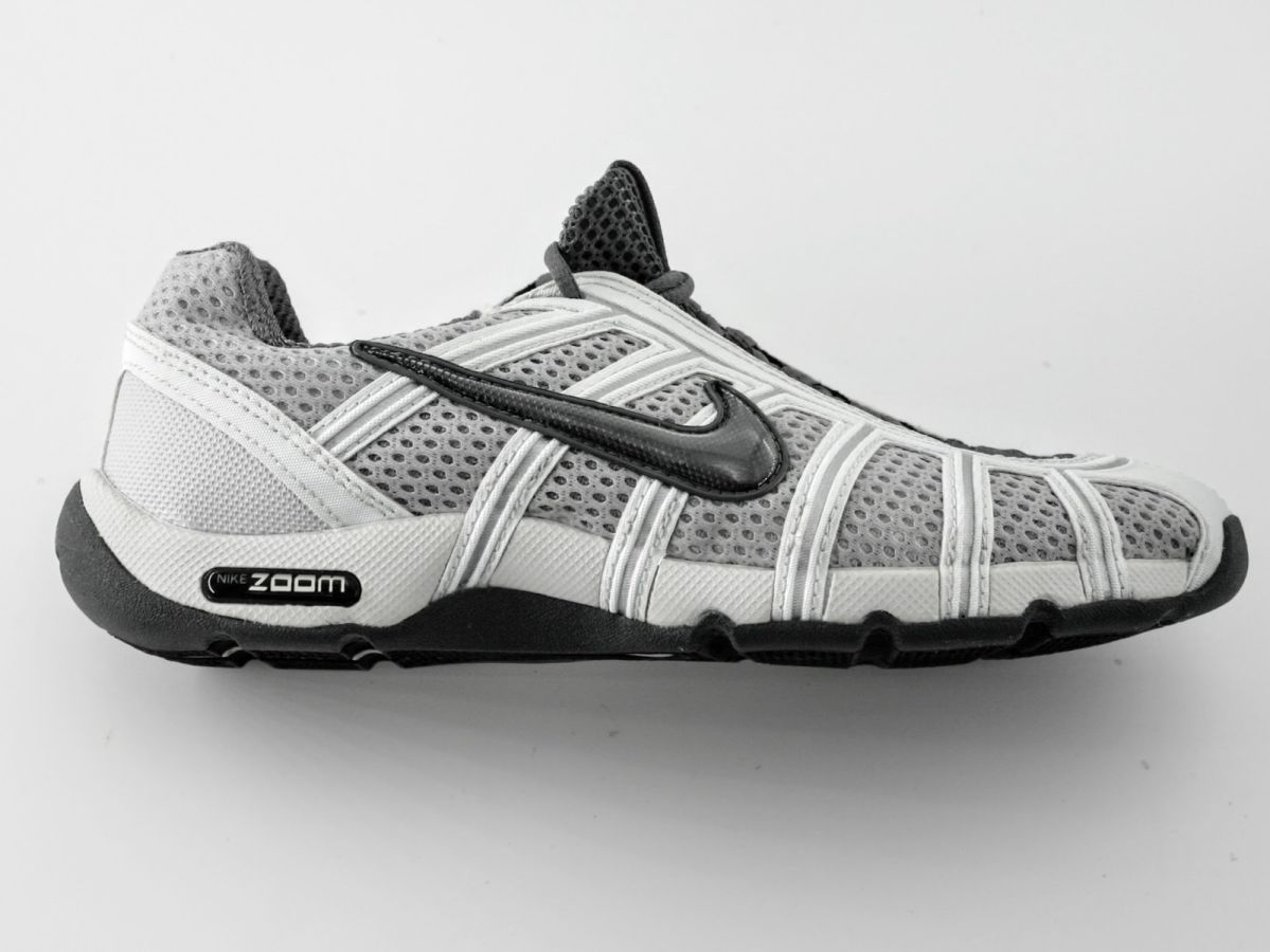 Nike Air Zoom Fencing Shoes Mtlc Platinum Black Flint OLDER STYLE